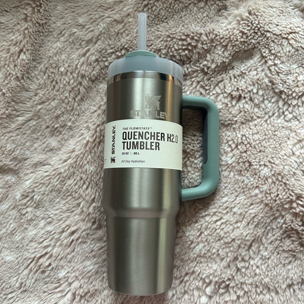 Brand New 30oz Stanley